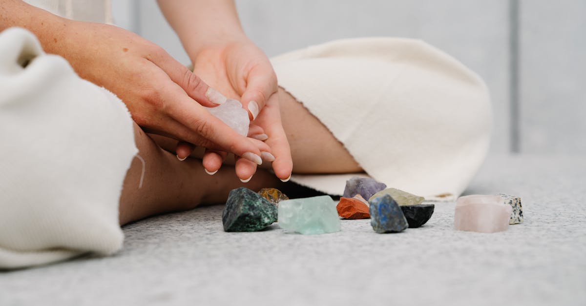 Using Reiki to Ease Chronic Lower Back Pain from Desk Work: Practical Guide
