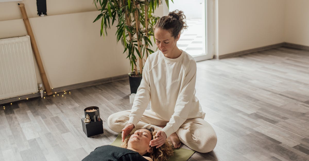How Reiki Reduces Chronic Pain: Clinical Evidence and What to Expect