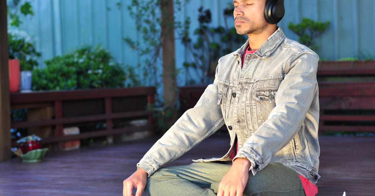 Overcoming Daily Anxiety with Sravana: Listening to Vedanta Teachings for Inner Calm